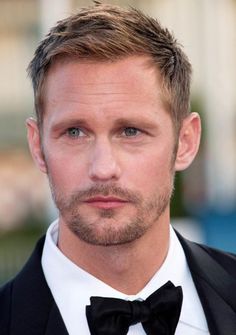 Sweden Vacation, Skarsgard Family, Eric Northman, Alexander Skarsgård, Men Haircut Styles, Long Beards, Corte De Cabelo Masculino, Mens Haircuts Short, Alexander Skarsgard