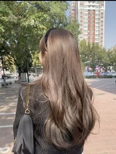 #haircolor #haircare #hairgoals #hairstylesforthinhair #hairinspo #hairinspiration #haircolorforfall #brownhair #lightbrownhair #brownhairaesthetic #aesthetichaircolor #aesthetichairstyle Japanese Hairstyles, Lazy Hair, Hair Color Asian, Korean Hair Color, Ash Brown Hair, Brown Hair Looks, Brown Hair Inspo, Hair Inspiration Long, Hair 2024