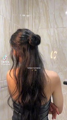 Hair Style Korea, Hairstyles For Layered Hair, Trendy Hairstyle, Hairdos For Curly Hair, Hair Tutorials Easy, Peinados Fáciles Para Cabello Corto, Hair Tutorials For Medium Hair, Hair Stylies, Hair Up Styles