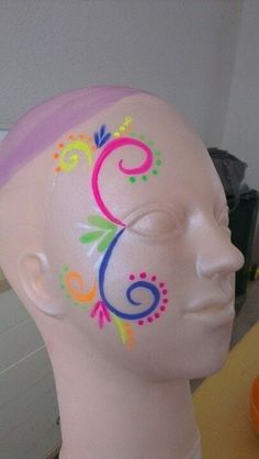 Neon Face Paint Designs, Face Paint Carnival, Festival Face Paint Glitter, Hippie Carnaval, Neon Face Painting, Boy Face Painting, Pintura Facial Neon, Neon Face Paint Ideas, Face Painting Designs Creative