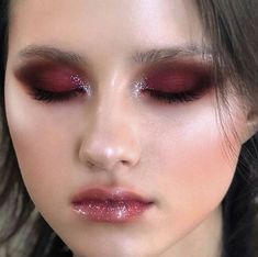 Maroon Makeup, Vampy Makeup, Ball Makeup, Vampire Makeup, Red Eyeshadow, Ethereal Makeup, Red Makeup, Dope Makeup, Edgy Makeup