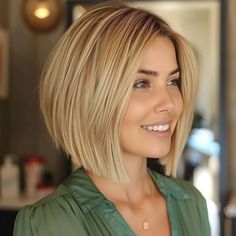 46 Cute Short Haircuts for Short Hair in 2024 Bob Hairstyles Layered, Haircuts For Short Hair, Layered Wigs, Hairstyles Layered, Trendy Bob, Angled Bob Haircuts, Chin Length Haircuts, Angled Bob Hairstyles, Trendy Bob Hairstyles