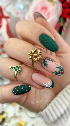 50+ Christmas Nails So Festive, Rudolph Might Ask for Tips! 🎅💅 Get into the holiday spirit with these Christmas Nails that are nothing short of magical! From Christmas Gel Nails to Christmas Nails Acrylic, there's a festive style for everyone. 🎄✨ If you’re looking for Cute Christmas Nails or Christmas Nails Easy to DIY, this collection has got your Nagel Inspo covered. Try some classic Red Christmas Nails or go for whimsical Candy Cane Nails for that sweet holiday touch. Explore stunning Nail... Festive Holiday Nails, Nail Noel, Nail Art Noel, Candy Cane Nails, Red Christmas Nails, Nagel Tips, Cute Christmas Nails, October Nails, Christmas Nails Easy