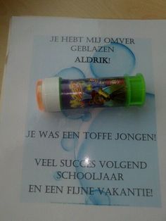 an advertisement for toothpaste on a table with the message'je heit miu omver gelblazen aldrik '