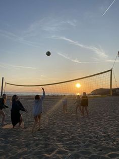 Asthetic Volleyball Photos, Sports Pics Aesthetic, 2024 Vision Board Volleyball, Volleyball Asthetic Photos, Volleyball Pics Aesthetic, Vision Board Ideas Summer, Volleyball Aesthetic Beach, Costal Summer Aesthic, Sand Volleyball Aesthetic