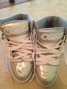 Osiris Shoes, Mcbling Fashion, Under Your Spell, Brown Jewelry, Stunning Shoes, Swaggy Outfits, Shoes Shop, Cute Shoes