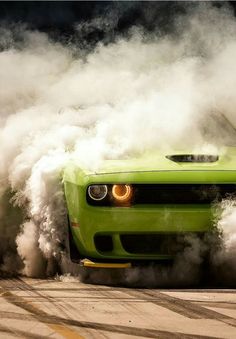 Dodge Challenger Burnout E36 Coupe, Image Moto, Us Cars, Latest Cars, Expensive Cars