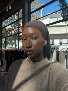 Dark Skin Black Women Aesthetic, Black Woman Clean Makeup, Diy Natural Hair Styles, Clean Girl Asethic Black Women, Dark Skin Fashion, Healthy Hair Aesthetic Black Women, Clean Girl Aesthetic Black Women Skincare, Headwrap Styles, Feminine Hairstyles