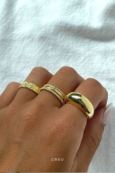 Chunky Gold Jewelry, Street Jewelry, Jewelry Tattoo, Gold Aesthetic, Stylish Rings, Ring Collection, Pretty Rings