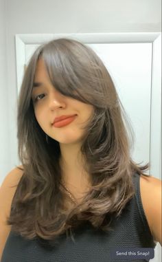 Bangs For Long Hair Oval, Best Hairstyle For Round Face Girl, Haircuts For Oval Faces Medium, Round Face Small Forehead Haircuts, Step Cut Short Hair, Best Hair Styles For Oval Face, Hair Cut For Round Face Shape Girl Asian, Face Trimming Layers, Korean Middle Length Hair