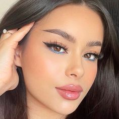 Prom Makeup Blue And Silver, Natural Navy Blue Eye Makeup, Simple Blue Eyeliner Look, Simple Royal Blue Makeup Looks, Blue Eye Makeup Festival, Light Blue Liner Makeup Look, Make Up Ideas For Quinceanera, Royal Blue Natural Makeup, Natural Blue Makeup Looks