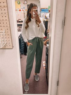 Teacher Jeans Day Outfit Fall, Cool Teacher Outfits Casual, Comfy Fall Outfits For Teachers, Outfits With Black Tights Casual, Black Joggers Work Outfit, Teacher Cadet Outfits, Hs Teacher Outfits, Substitute Teacher Outfits Winter, Cute Winter Teacher Outfits