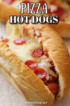 A pizza hotdog on a paper towel. Pasta And Hot Dog Recipes, Fun Hot Dog Toppings, Fancy Hot Dog Toppings, Gourmet Hot Dogs Toppings, Gourmet Hotdogs, A&w Hot Dog Sauce Recipe, Pizza Hot