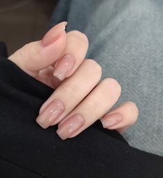 Subtle Nails, Beauty Nails Design, Spring Nail Designs, Makeup Mistakes, Casual Nails, Neutral Nails, Spring Nail, Manicure Y Pedicure