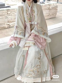 #pretty Chinese Kimono Traditional, Chinese Princess Aesthetic, Ancient China Aesthetic, Chinese Kimono, Hanfu Fantasy Chinese Clothing, Pink Hanfu Aesthetic, Royal Chinese Traditional Dress Hanfu