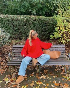 love the red sweater for fall! Look Adidas, Autumn Knitwear, Estilo Indie, Uggs Outfit, Long Sleeve Knit Sweaters, Mode Inspo, 가을 패션, Autumn Outfit