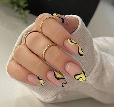 Rare Nails Designs, Architect Nails, Nails Astetics, Edgy Nails Acrylic Grunge, Graphic Nail Designs, Graphic Nails, Subtle Nails, Modern Nails, Edgy Nails