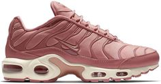 Sneakers Nike Air Max, Metallic Rose Gold, Nike Shoes Jordans, Shoes Sneakers Nike, Baskets Nike, Nike Air Max For Women, Air Max Women, Nike Basketball Shoes, Pink Metallic