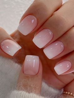 Mellisa | Свадебные хлопоты French Fade Nails Short, Pink And White Ombre, Nails Acrylic Natural Classy, Pink And White Dip Nails, French Nails Color, Ombre Almond Shaped Nails, Ombre Nails 2024 Trends, 2024 Ombre Nails, French Manicure 2024 Trends