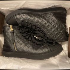 Louis Vuitton Punchy Sneaker Boot Size 5.5 Women’s Or 35.5, Made Of Black Lv Embossed Leather. 100% Authentic, Worn For 4 Hrs, No Defects Or Flaws. Comes With Box, Extra Shoe Laces, And Care Booklet. Originally $740, Sold Out In Stores. Rare Louis Vuitton, Louis Vuitton Shoes, Embossed Leather, Womens Shoes Sneakers, Sneaker Boots, Shoe Laces, Shoes Sneakers, Louis Vuitton, Women Shoes