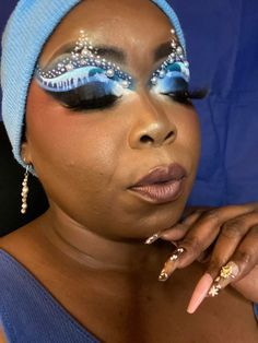 Winter wonderland ❄️ Mehron Makeup... - Beats by Nina Jae' Winter Frost Makeup, Ice Themed Makeup, Ice Queen Makeup Simple, Winter Makeup Looks Ice Queen, Mehron Makeup, Prom Eye Makeup