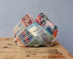 Folded Plaid Bag - Vintage Plaid Fabrics Patchwork Sarah Todd, Fabric Folding, Plaid Bag, Patchwork Tote Bags, Expensive Bag, Folding Origami, Upcycled Bag, Bag Pattern Free, Crazy Patchwork