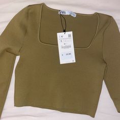 Zara Long Sleeve Seamless Crop Top Nwt Army Green Small Seamless Crop Top, Knot Crop Top, Black Crop Tee, Turtle Neck Crop Top, Linen Crop Top, Corset Style Tops, Velvet Crop Top, Tie Crop Top, Zara Crop Top