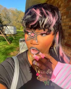 Eden Reid on Instagram: “rockstar lifestyle 🤘🏾👩🏾‍🎤💀✨💖 still not over this mullet unit from @_queendynamicshair1 🤍🖤💗 • • • #explorepage✨ #viral #y2knails #pink…” Rockstar Wig Hairstyles, Rockstar Makeup Black Women, Mullet Wig Black Woman, Mullet Hairstyle Black Women, Black Women Mullet Hairstyles, Rockstar Mullet, Mullet Black Women, Goth Mullet