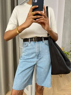 Summer Ootd 2023, Daily Fashion Inspiration, Outfit Formulas, Summer Fashion Trends, Mode Inspo, Spring 2023, Long Shorts, Looks Vintage, Spring Summer Outfits