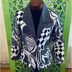 Size: 4 - Great Condition! Stunning Multi-Pattern Black And White Design! Coats Vintage, Multi Pattern, Black And White Design, Colored Blazer, Jeans Black, White Design, Blazer Suit, Jean Jacket, Black Jeans