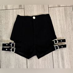 Festival Rave Party Black Shorts Size Xs Never Worn - Good Condition Rave Black Shorts, Black Rave Outfits, Party Shorts, Diy Outfits, Jogging Shorts, Lululemon Hotty Hot Shorts, Rave Party, Ripped Jean Shorts, Champion Shorts