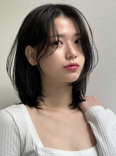 Shoulder Haircut, Shoulder Length Hairstyles, Korean Short Hair, Layered Haircuts For Medium Hair, Hairstyles And Haircuts, Asian Short Hair, Hair Inspiration Short, Shoulder Hair, Shoulder Length Hair Cuts