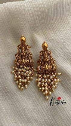 Deco Nails, Temple Jewellery Earrings, Pearl Earrings Designs, Rings Solitaire, Lakshmi Devi, Beaded Fashion, New Gold Jewellery Designs, Gold Earrings Models, Antique Gold Jewelry Indian