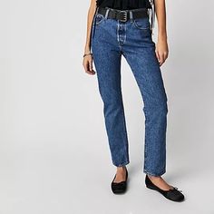 Nwt Premium Levi's Women's 501 Original Jeans Color: Shout Out Stone How It Fits: High Rise Fitted Through Hip And Thigh Straight Leg Composition & Care: 100% Cotton Non-Stretch Denim Button Fly Levis 501 Original, Levi's 501, Levis Women, Levis 501, Jeans Color, Levis Jeans, High Jeans, Colored Jeans, Shout Out