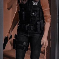 Csi Aesthetic Outfit, Woman Detective Aesthetic, Police Detective Aesthetic, Female Detective Aesthetic, Female Police Officer Aesthetic, Female Detective Outfit, Cop Aesthetic, Police Officer Aesthetic, Criminology Aesthetic