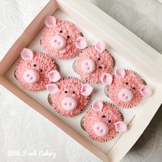 A box of 6 pink pig cupcakes Cupcake Animal Decoration, Pig Cupcakes Easy, Buttercream Farm Animal Cupcakes, Cupcakes Decoration Animals, Animal Cupcakes Buttercream, Pig Cupcakes Ideas, Cute Cupcakes Decoration, Farm Animal Cupcakes Easy, Farm Birthday Cupcakes