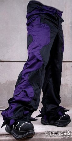 Crazy Pants Men, Punk Outfits Men, Y2k Goth Outfits, Crazy Pants, Tripp Pants, Purple Goth, Ripped Pants, Androgynous Outfits, Cyberpunk Clothes