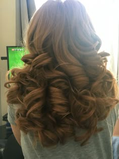 Large Ringlet Curls, Huge Hair Volume, Big Curls With Bangs, Volumptious Hair Curls, Large Curls Medium Hair, Chunky Curls, Fancy Curls, Princess Curls, Maxi Dress Summer Casual