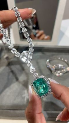 TRACEY ELLISON on Instagram: "MIND BLOWN! 🤯 @kahnhighjewellery Paraiba necklace that converts into a bracelet just like that! Today is the last day of the @montecarlogems_official show, open to the public. See you at the Fairmont Hotel, open today until 8:30pm. 🩵🩵💎💎👏🏻👏🏻" Jewel Drawing, Perls Jewellery, Fairmont Hotel, Colour Stone, Paraiba Tourmaline, A Bracelet, The Last Day, White Metal