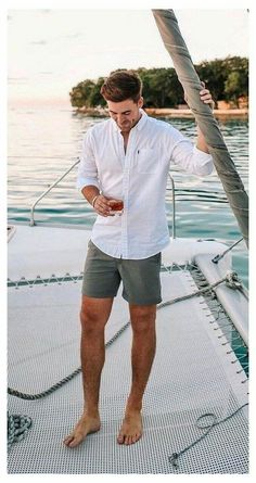 Men’s White Shirt Outfit, Shorts And Shirts For Men, Yachting Outfits Men, Summer Look For Men, Mens White Shorts Outfit, Men Looks Summer, Mens Yacht Outfit, Men Summer Holiday Outfit, Summer Holiday Fits Men