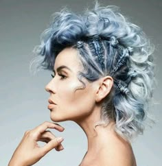 Funky Hairstyles For Long Hair, Punk Braids, Mohawk Hairstyles, Punk Hair, Pinterest Hair, Funky Hairstyles, Penteado Cabelo Curto, Braids For Long Hair, Box Braids Hairstyles