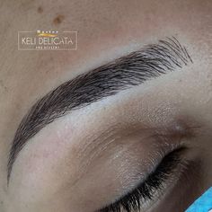 Classy Eyelashes, Dream Eyebrows, High Arch Eyebrows, Arch Eyebrows, Eyebrows Ideas, Brow Shapes, Ombre Eyebrows, V Shape Face, Shape Face