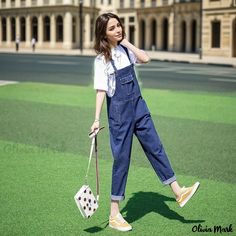 Olivia Mark - Loose-Fit Denim Overalls: Classic Suspender Style Nine-Quarter Pants Stylish Jumpsuit, Pant Length, Daily Dress, Denim Overalls, College Fashion, Strap Tops, Yoga Wear, Cardigan Jacket, Olivia Mark