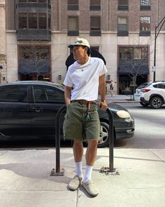 Men’s Summer Shorts Outfits, Green Cargo Shorts Outfit Men, Casual Shorts Outfit Men, Mens Summer Outfits 2024 Streetwear, Men Shorts Outfit Summer Mens Fashion, Summer Fits Black Men, Green Shorts Outfit Men, Green Cargo Shorts Outfit, Cargo Shorts Men Outfits