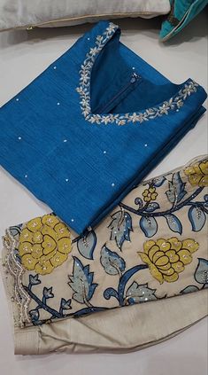 Kurta Work Designs Women, Simple Work Designs For Kurtis, Kurta Neck Embroidery Designs, Kurti Neck Work Design, Maggam Work Dresses For Women, New Hand Work Designs Kurti, Simple Embroidery Designs For Kurti, Hand Designs For Kurtis