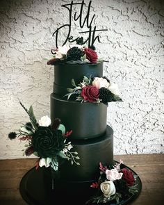 Goth Wood Flower Wedding Cake Black Rose Cake Flowers - Etsy Bpho Wedding Cake, Wood Flower Wedding Cake, Simple Gothic Wedding, Gothic Wedding Theme, Dark Wedding Theme, Wedding Cake Pops, Wedding Cake Knife