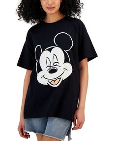 in stock Mickey Love, Quilted Coverlet, Disney Junior, Perfect Woman, Hi There, Tshirts Online, Shirt Online, Graphic Prints, Print T Shirt