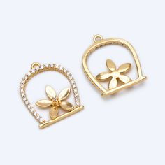 ★ High quality CZ flower charms, 18K real gold plated over brass, lead nickel free ★ Size: 16x13mm, hole size 1mm approx. Quantity: 4pcs Color: clear CZ, gold Material: 18K gold plated brass, CZ ❤ More gold plated brass items here: ❤ https://www.etsy.com/shop/Nbeads?search_query=GB ❤ More metal findings(brass, silver, alloy etc.) here: ❤ https://www.etsy.com/shop/Nbeads?section_id=6656259 Gold Flower Charm Pendant, Gold Pendant Charm With Flower Detail, Gold Pendant Flower Charm, Gold Flower Charm For Jewelry Making, Gold Flower Pendant Charms For Gifts, Gold Flower Pendant Charms As Gift, Gold Whale, Lightning Pendant, Gold Star Pendant