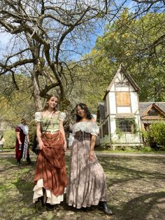 renaissance outfits and halloween inspo all bought on amazon! #renaissance #halloween #corset #renfaire #costume Renicansse Fair Outfits, Ren Fair Fairy, Renfaire Inspiration, Renfaire Costume, Halloween Corset, Medieval Theme, Early 2000s Aesthetic, Fair Outfit