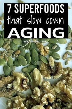 Food That Gives Energy, Super Healthy Food, Beautiful Vegetables, Anti Aging Foods, Aging Naturally, Slow Down Aging, Nutrition Infographic, Food Benefits, Anti Aging Diet